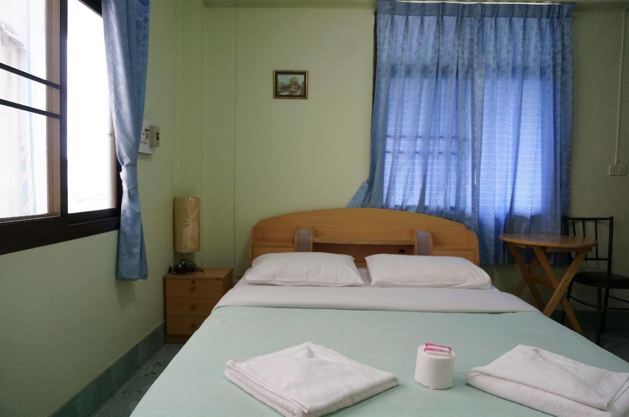 Celtic Inn Guest House Hua Hin Exterior photo